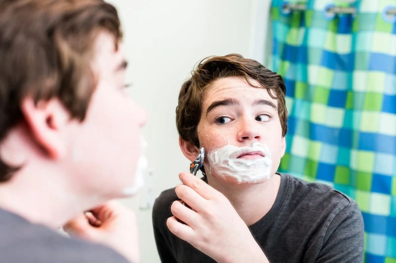 Как бриться подростку?