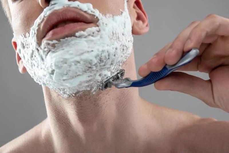 Ускоряет ли бритье рост бороды